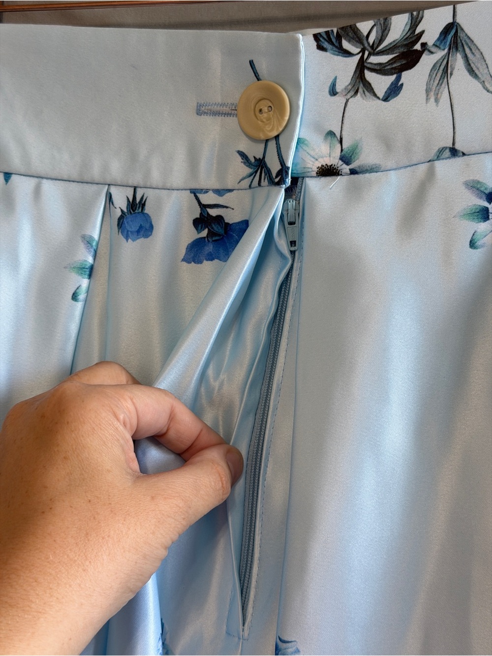 Glare Womens A-line Floral Pin Up Skirt Size M Blue Pleated Church Swing Dance - Picture 4 of 4